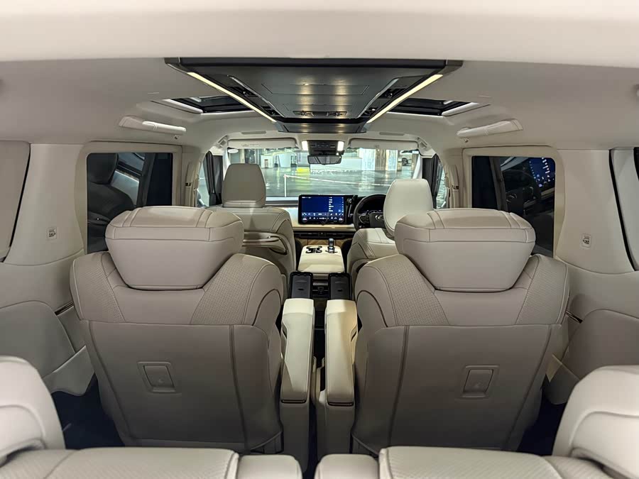 Lexus LM 2025 500h 6-Seater Prestige - zdjęcie 12