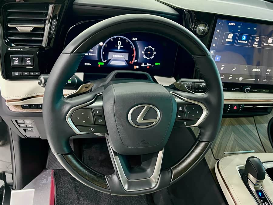 Lexus LM 2025 500h 6-Seater Prestige - zdjęcie 15
