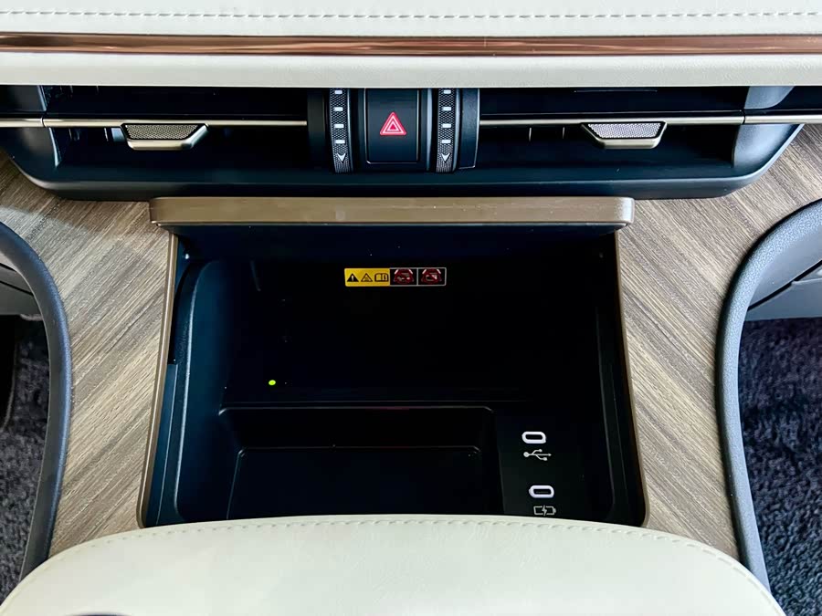 Lexus LM 2025 500h 6-Seater Prestige - zdjęcie 17