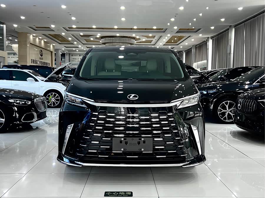 Lexus LM 2025 500h 6-Seater Prestige - zdjęcie 3