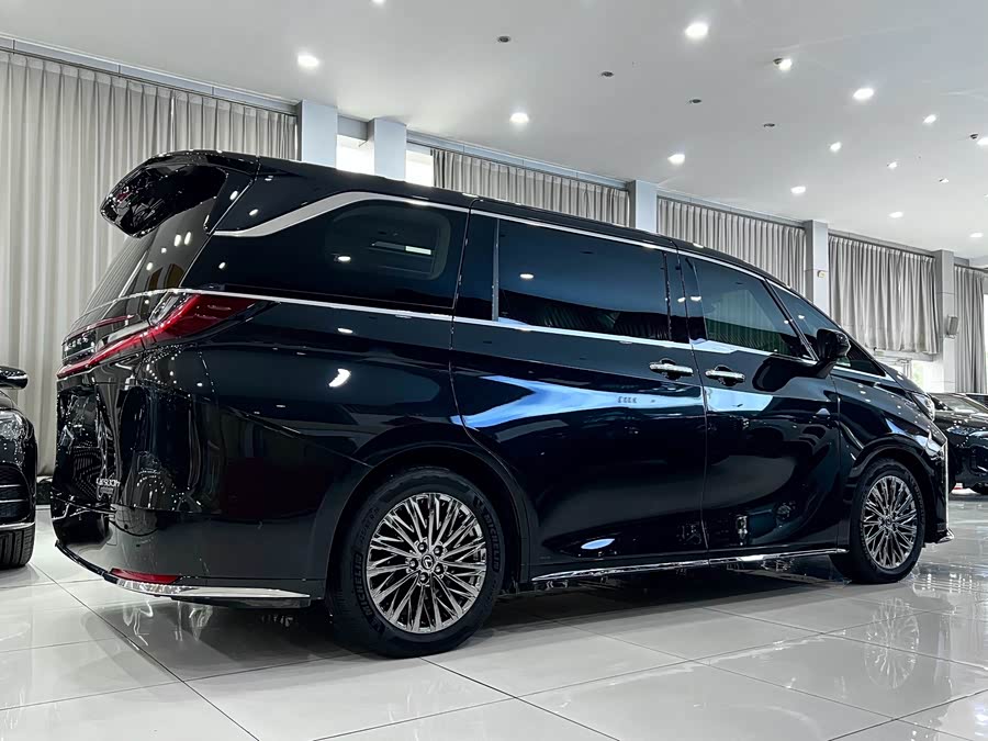 Lexus LM 2025 500h 6-Seater Prestige - zdjęcie 4
