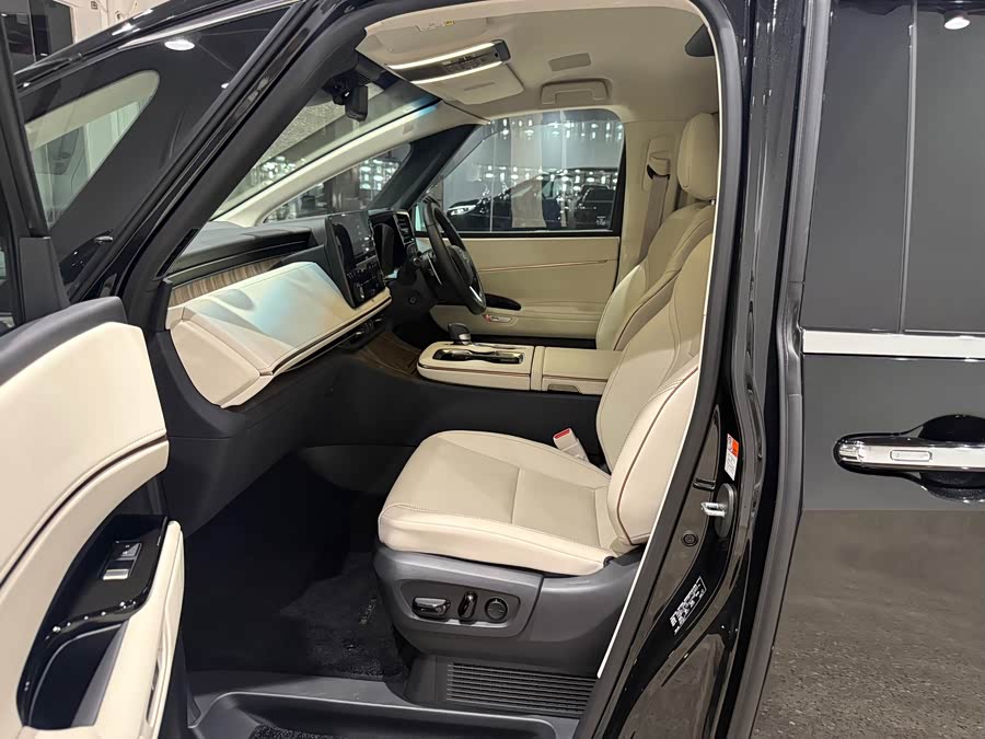 Lexus LM 2025 500h 6-Seater Prestige - zdjęcie 5