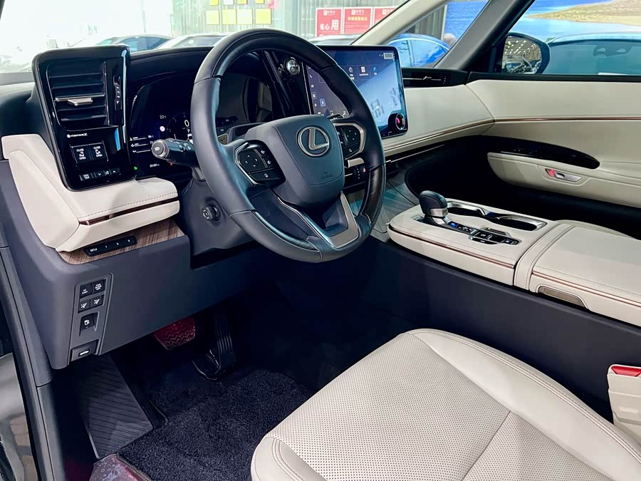 Lexus LM 2025 500h 6-Seater Prestige - zdjęcie 7