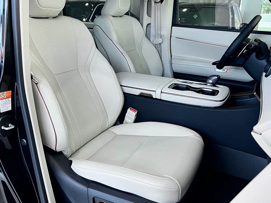 Lexus LM 2025 500h 6-Seater Prestige - zdjęcie 8
