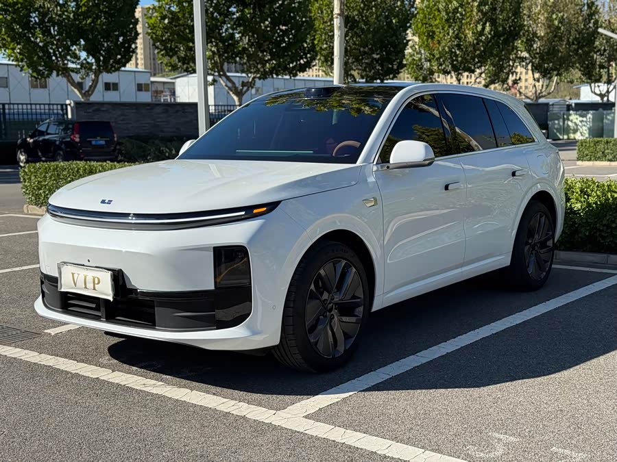 Li Auto L6 2024 Max - zdjęcie 1