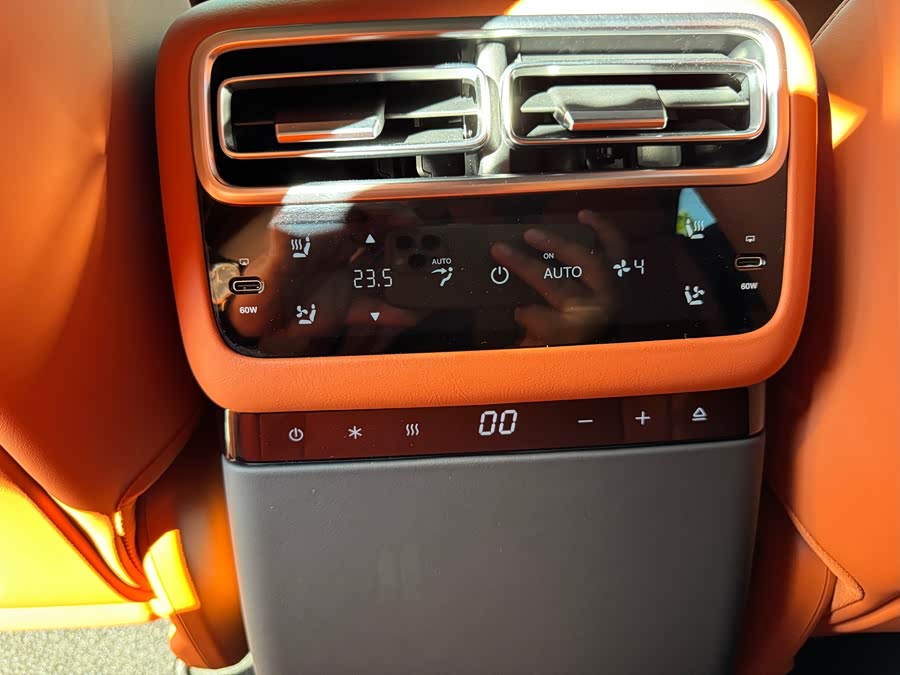 Li Auto L6 2024 Max - zdjęcie 10