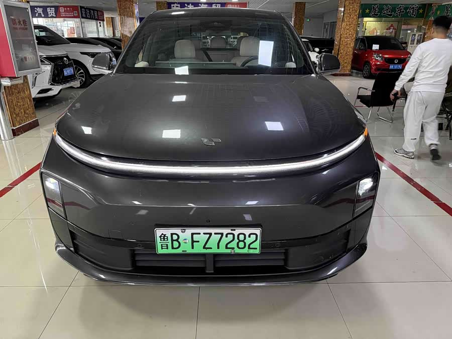 Li Auto L6 2024 Pro - zdjęcie 1