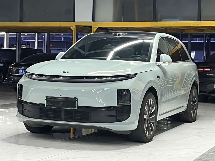 Li Auto L6 2025 Pro Intelligent Renewal Version - zdjęcie 1