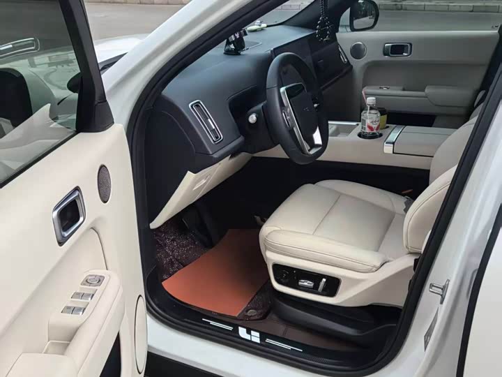 Li Auto L7 2023 Pro - zdjęcie 18