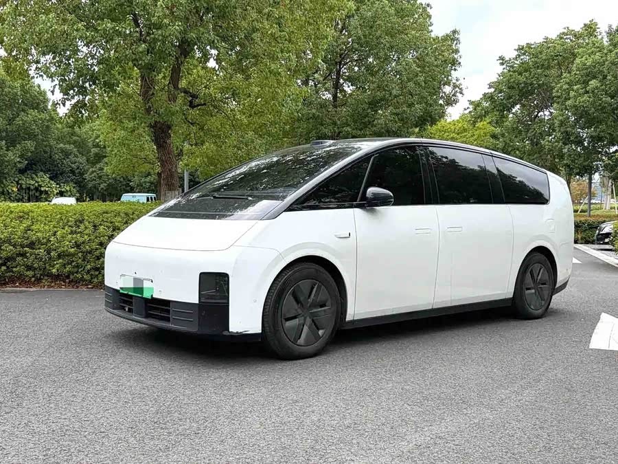 Li Auto MEGA 2025 Home Special Edition - zdjęcie 1