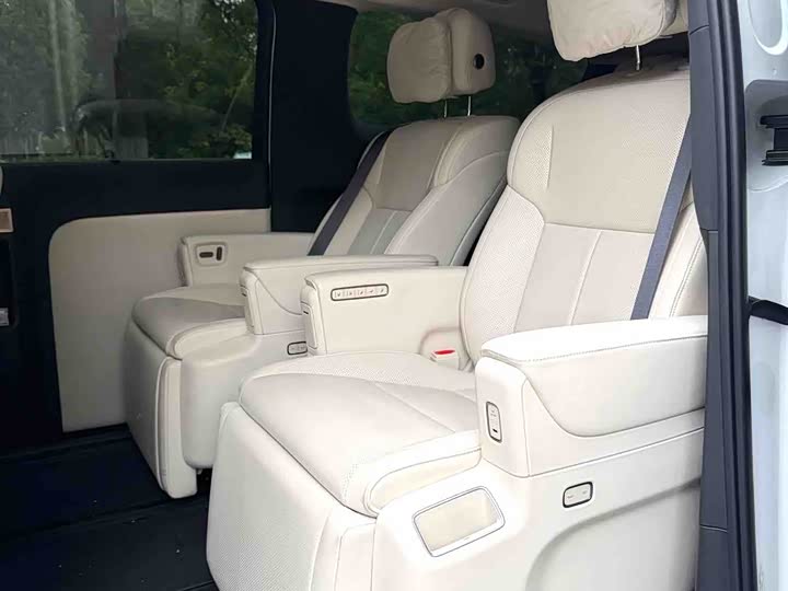 Li Auto MEGA 2025 Home Special Edition - zdjęcie 19