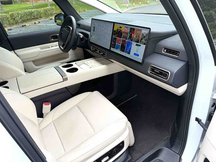 Li Auto MEGA 2025 Home Special Edition - zdjęcie 20