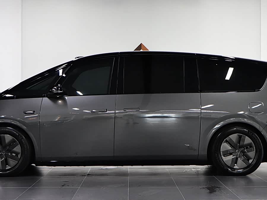 Li Auto MEGA 2025 Home Special Edition - zdjęcie 7