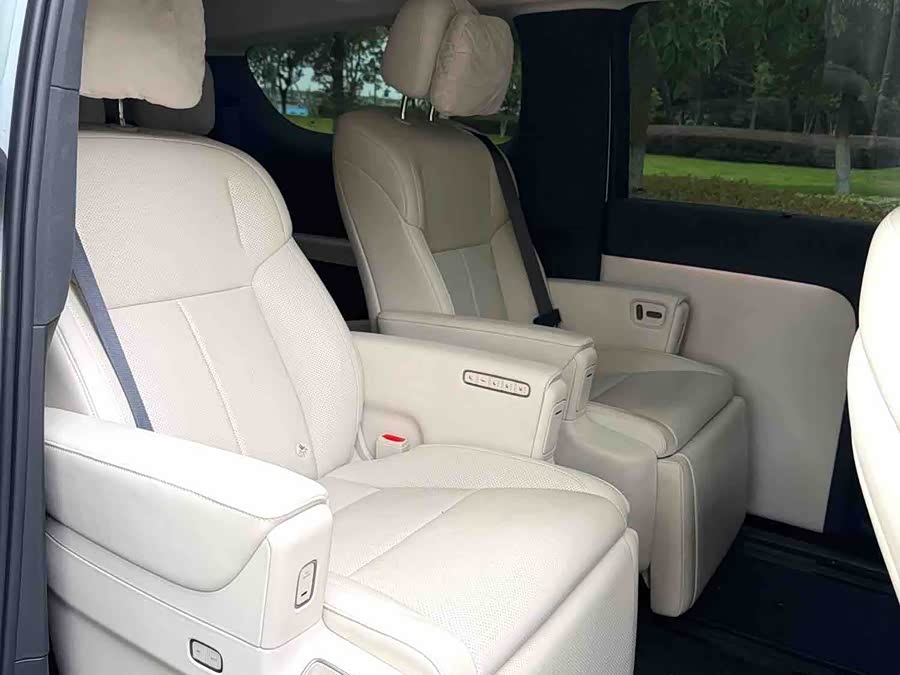 Li Auto MEGA 2025 Home Special Edition - zdjęcie 10