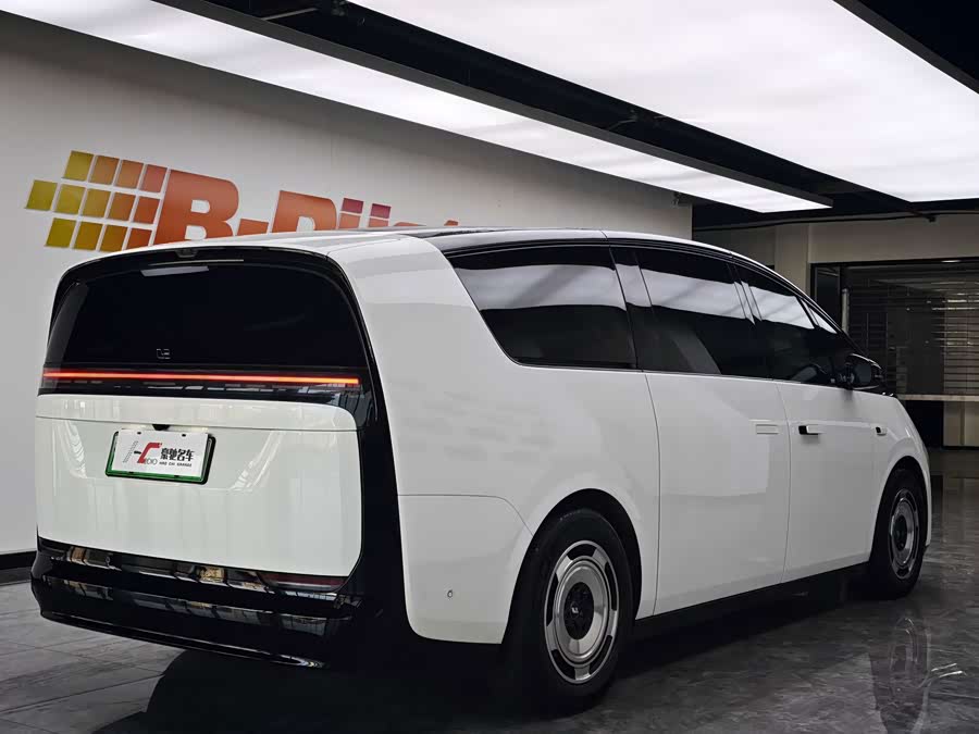 Li Auto MEGA 2025 Ultra Smart Refresh - zdjęcie 4