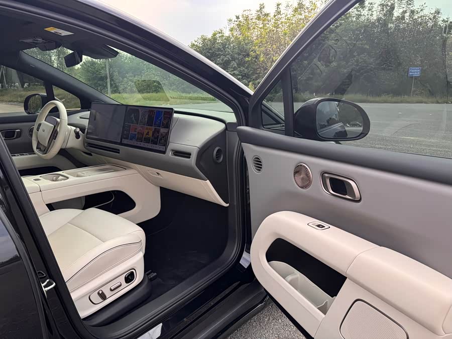 Li Auto i6 2025 2WD Standard - zdjęcie 7