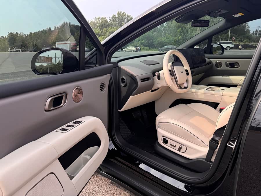 Li Auto i6 2025 2WD Standard - zdjęcie 9