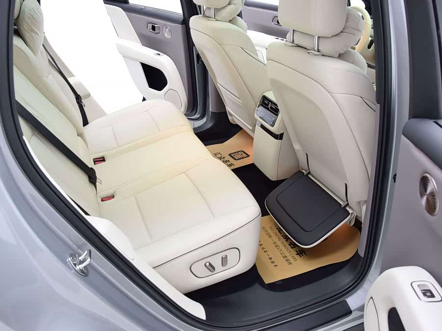 Li Auto i6 2025 4WD Standard - zdjęcie 15