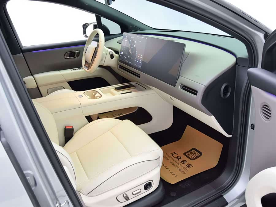 Li Auto i6 2025 4WD Standard - zdjęcie 18
