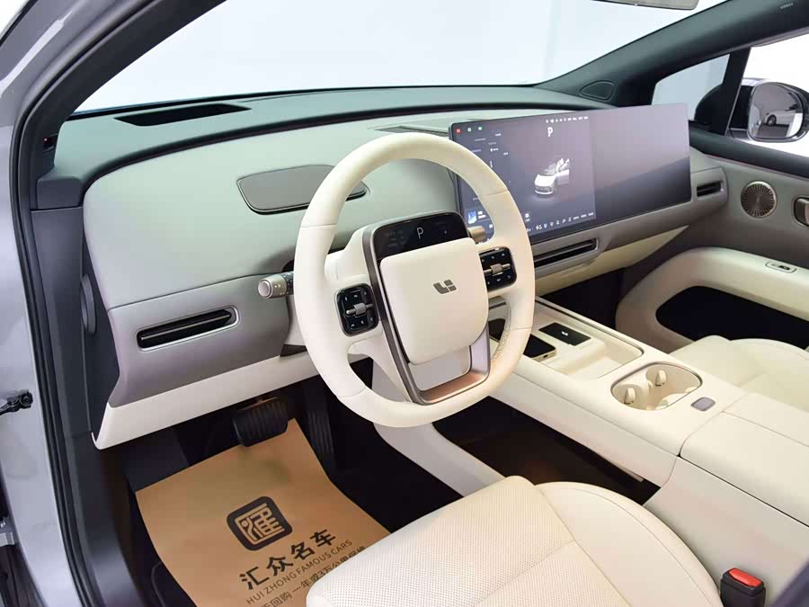 Li Auto i6 2025 4WD Standard - zdjęcie 5