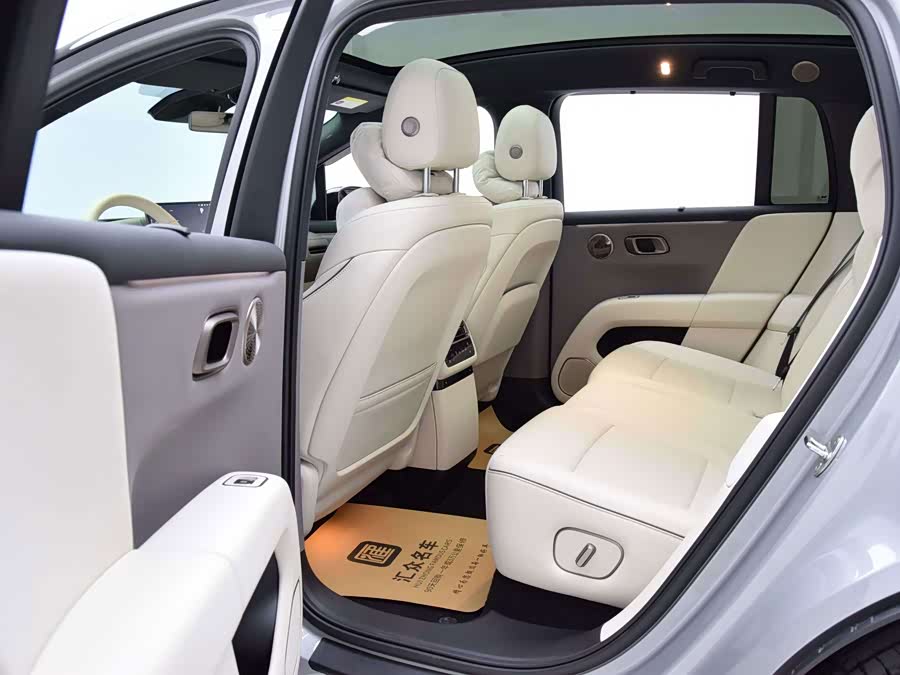 Li Auto i6 2025 4WD Standard - zdjęcie 6