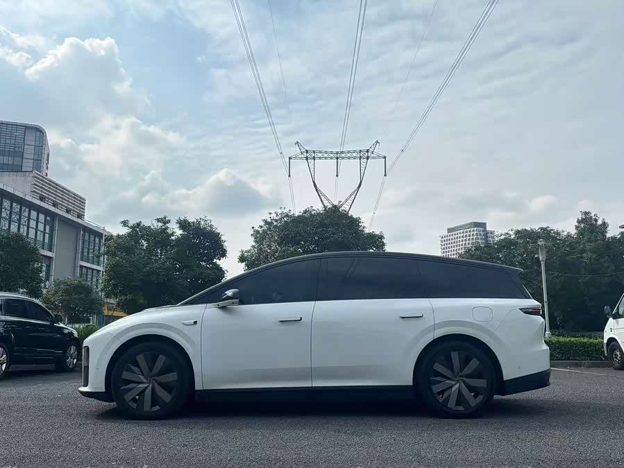 Li Auto i8 2025 Standard Edition - zdjęcie 2