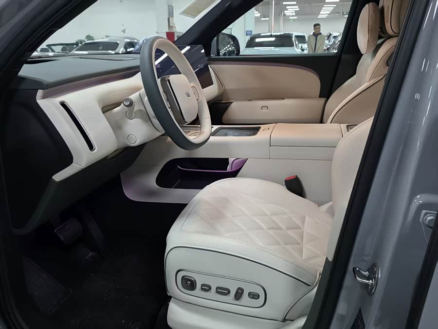 Li Xiang L9 2026 Livis - zdjęcie 12