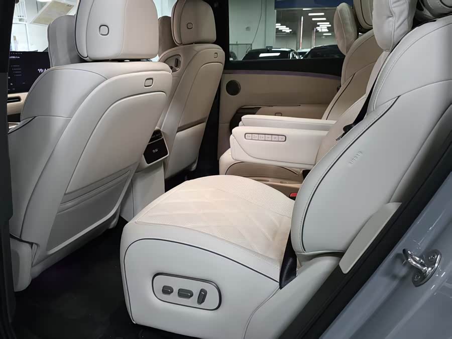 Li Xiang L9 2026 Livis - zdjęcie 10