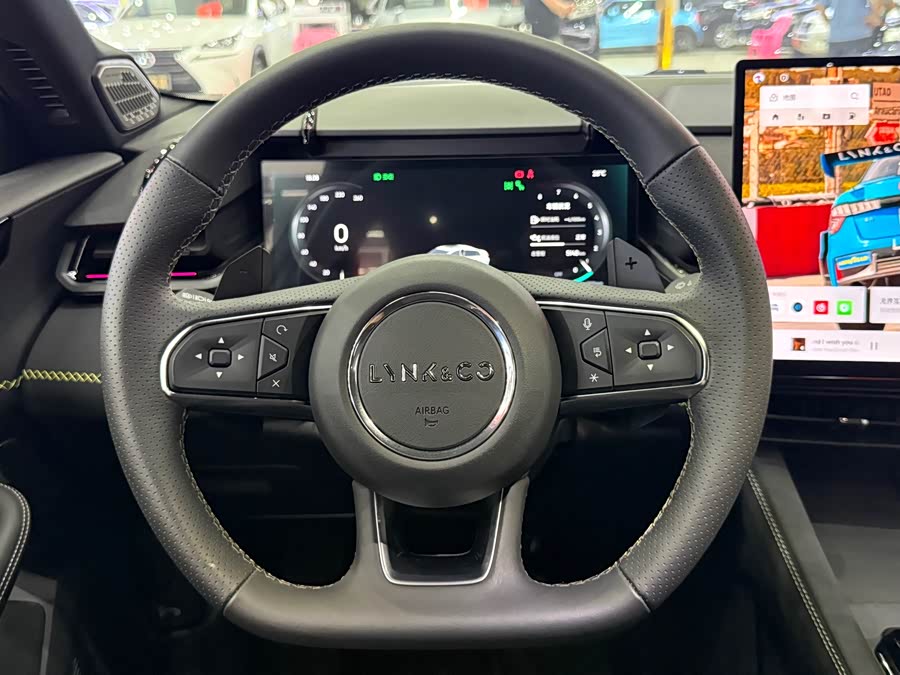 Lynk & Co 03 2.0T Auto Ultra - zdjęcie 19