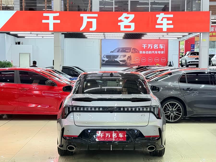 Lynk & Co 03 2.0T Auto Ultra - zdjęcie 4