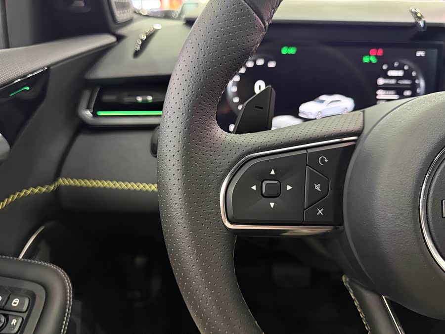 Lynk & Co 03 2.0T Auto Ultra - zdjęcie 7