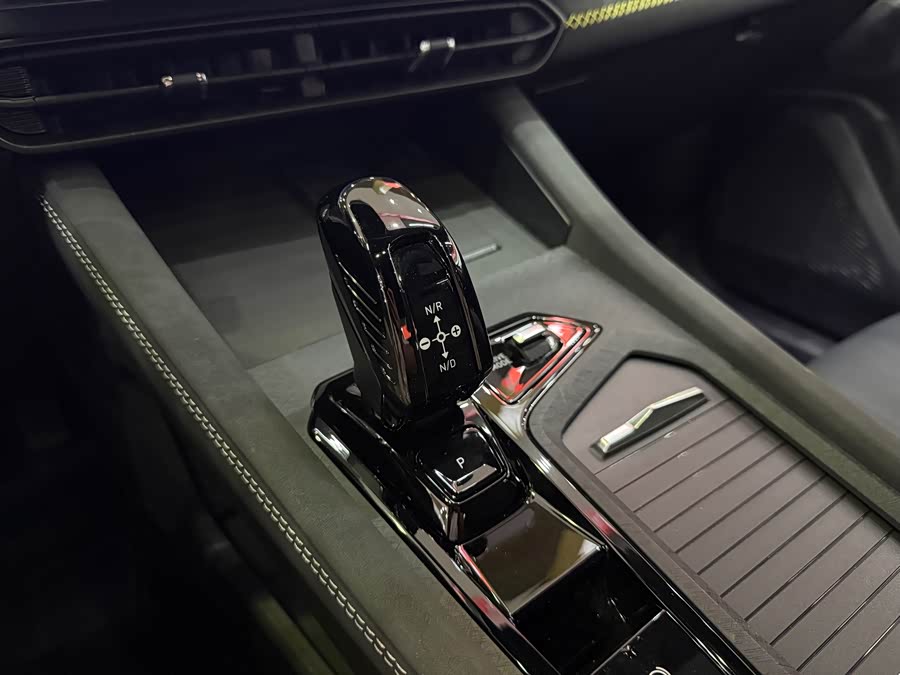 Lynk & Co 03 2.0T Auto Ultra - zdjęcie 9