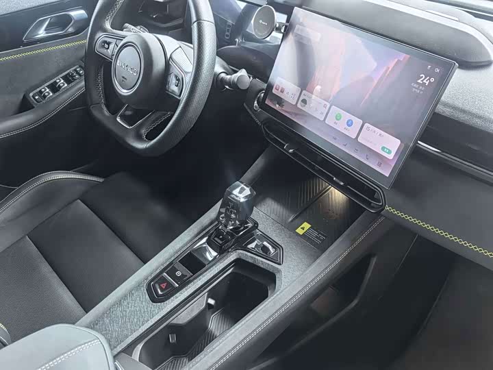 Lynk & Co 03 2.0T DCT Sport Pro - zdjęcie 20