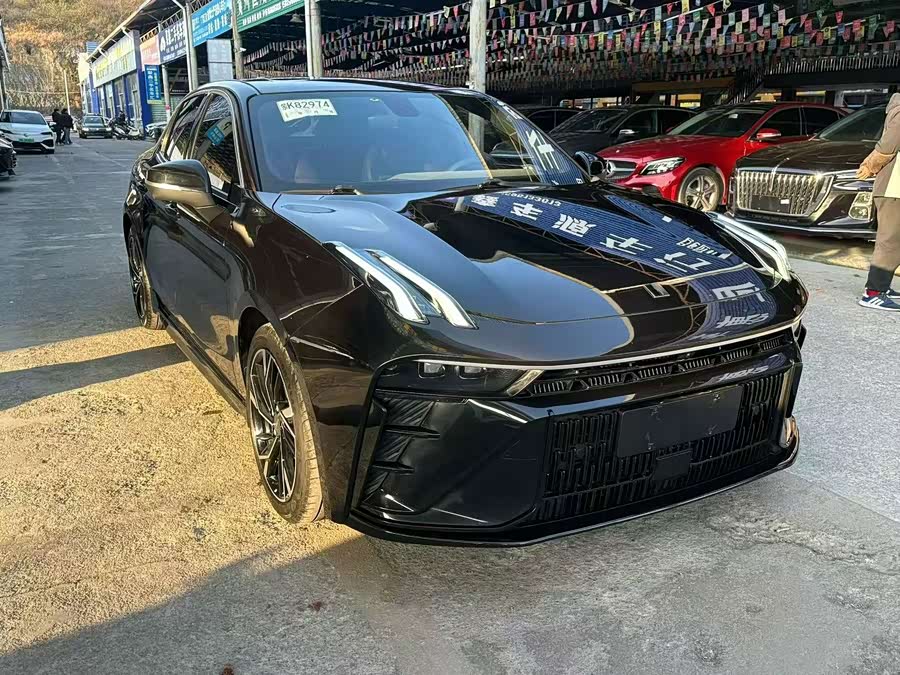 Lynk & Co 03 2.0T DCT Sport Pro - zdjęcie 3