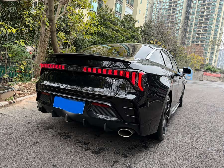 Lynk & Co 03 2.0T DCT Sport Pro - zdjęcie 9