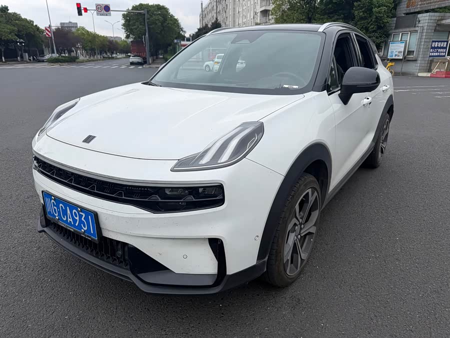 Lynk & Co 06 2023 Remix 1.5T Hero - zdjęcie 1