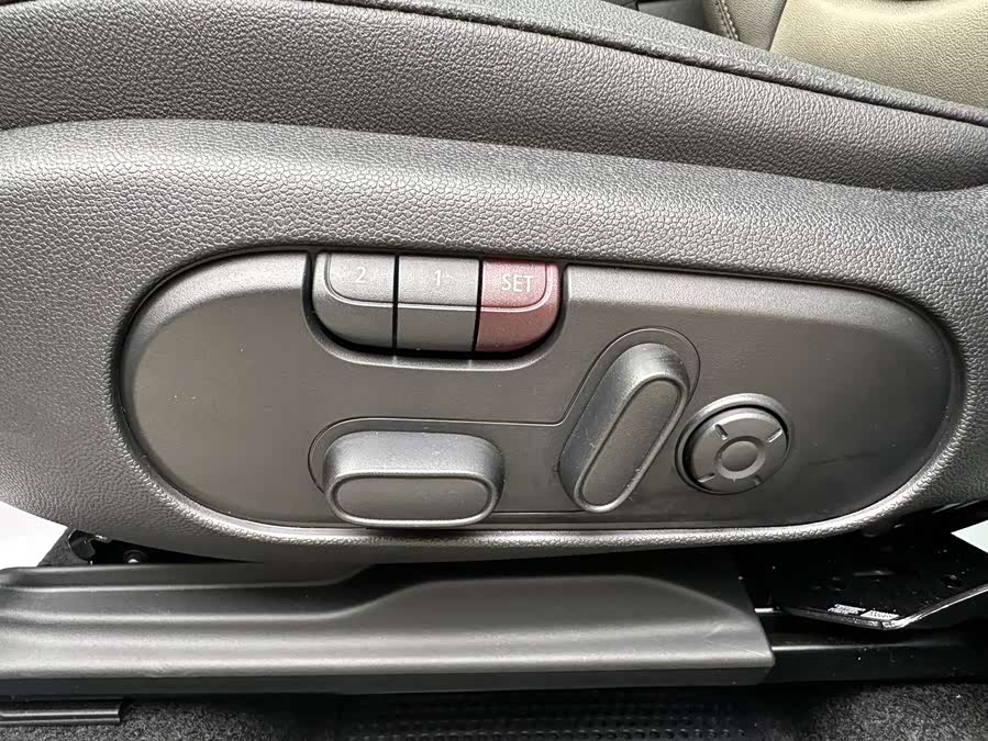 MINI COUNTRYMAN 2023 Facelift 1.5T COOPER ALL4 Connoisseur - zdjęcie 11