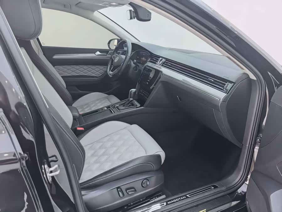 Magotan 2023 2.0T 330TSI DSG Leading - zdjęcie 6