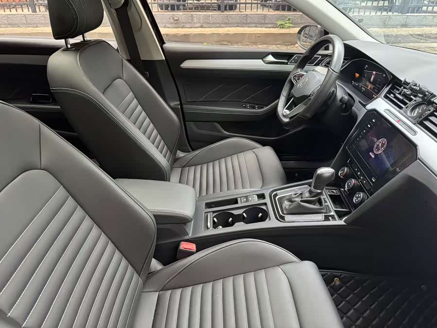 Magotan 2023 200 Million Commemorative Edition 280TSI DSG Comfort - zdjęcie 20