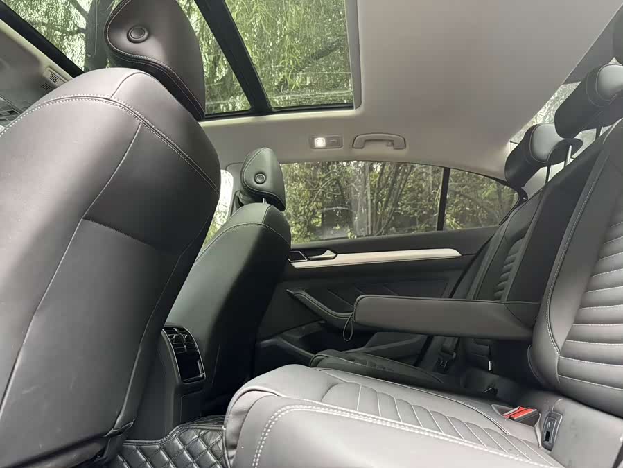 Magotan 2023 200 Million Commemorative Edition 280TSI DSG Comfort - zdjęcie 10