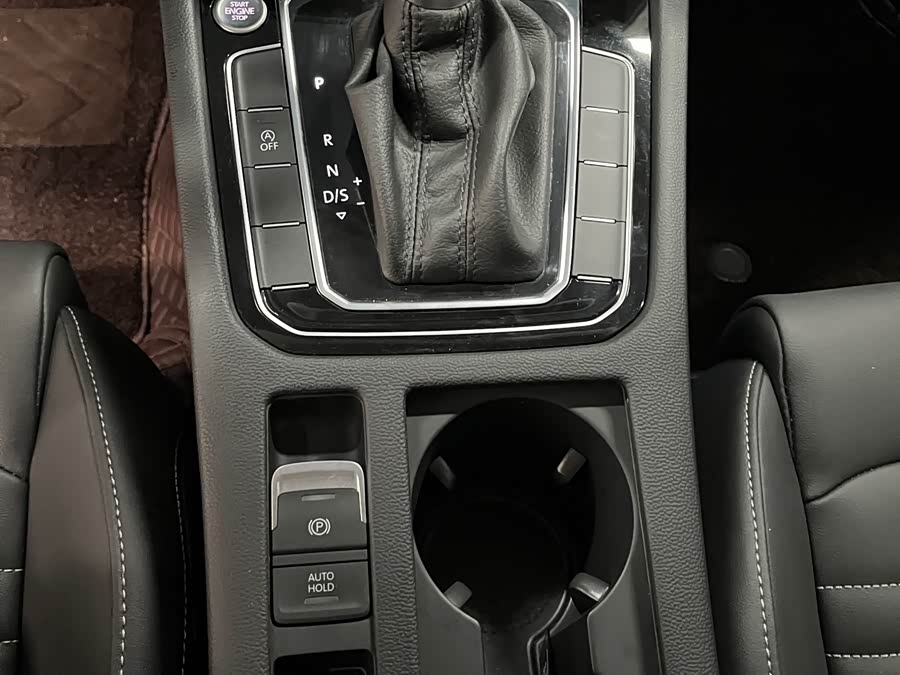 Magotan 2023 200 Million Commemorative Edition 280TSI DSG Leading - zdjęcie 16