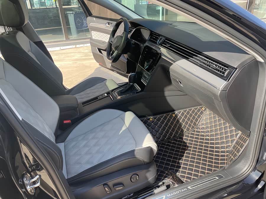 Magotan 2023 200 Million Commemorative Edition 280TSI DSG Leading - zdjęcie 10