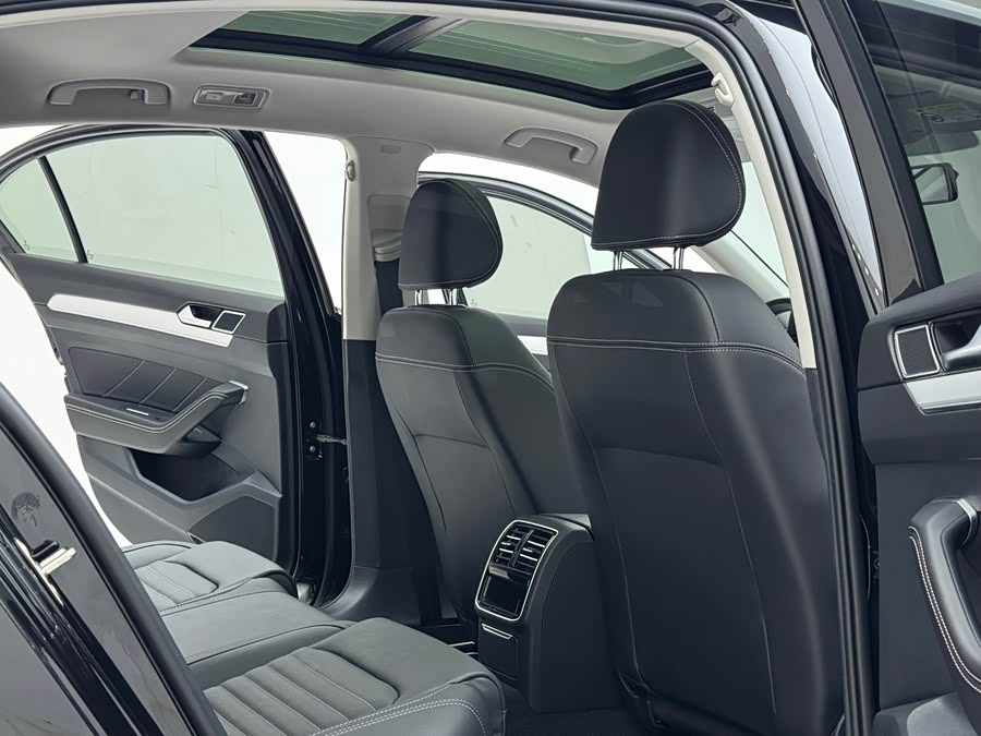 Magotan 2024 200 Million Shared 280TSI DSG Comfort - zdjęcie 12