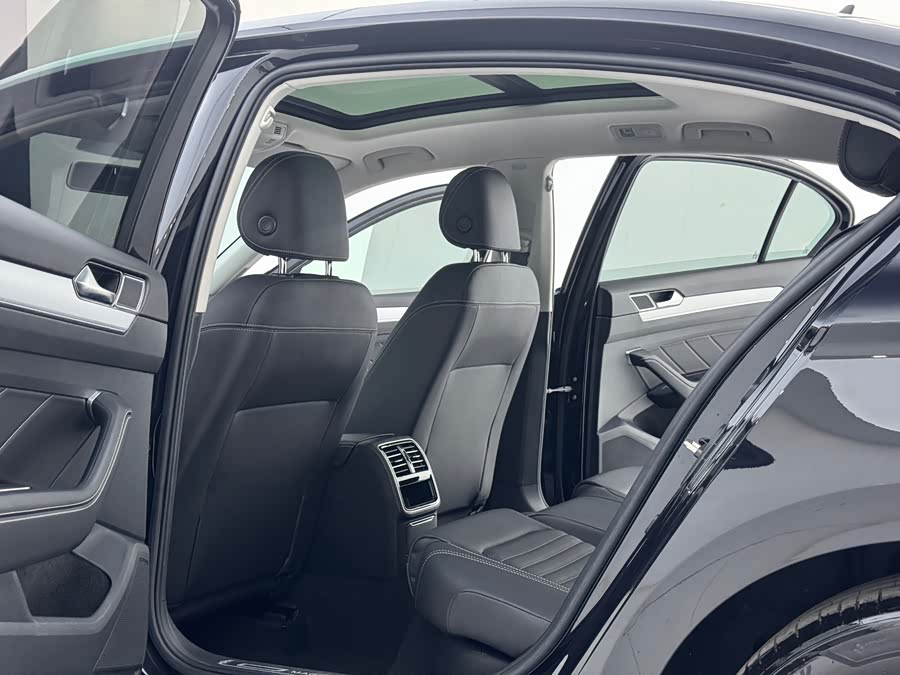 Magotan 2024 200 Million Shared 280TSI DSG Comfort - zdjęcie 17