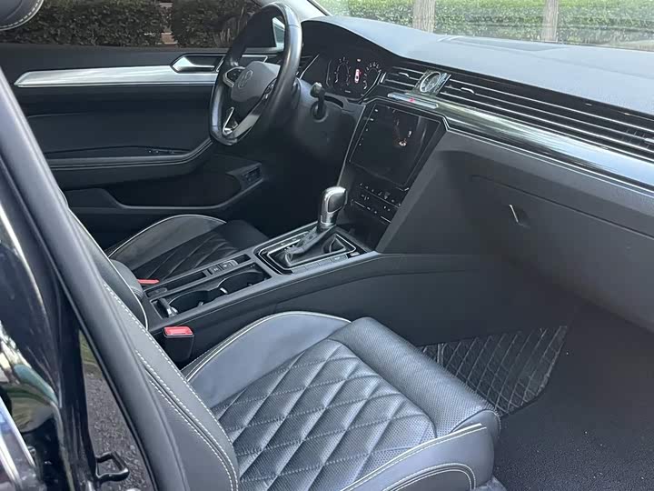 Magotan PHEV 2022 GTE Luxury - zdjęcie 14