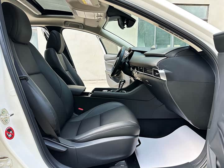 Mazda3 Axela 2025 2.0L Auto Premium - zdjęcie 19