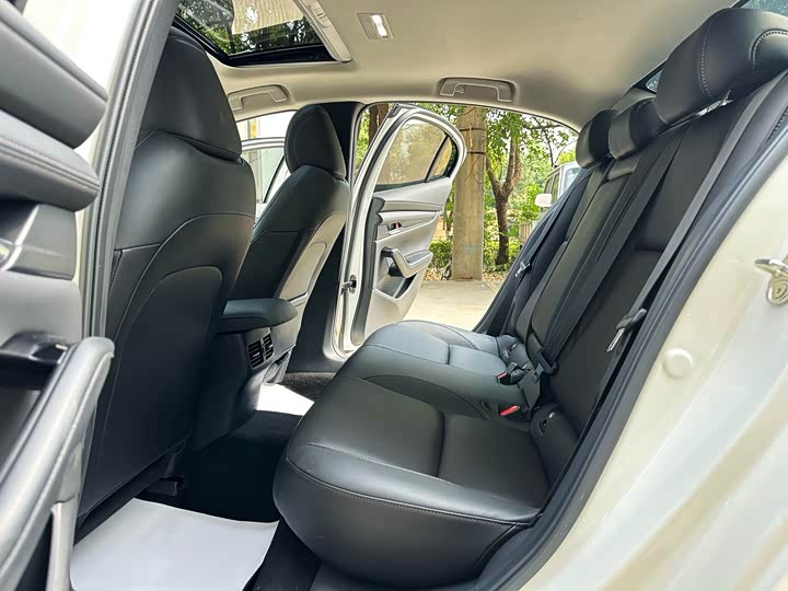 Mazda3 Axela 2025 2.0L Auto Premium - zdjęcie 20