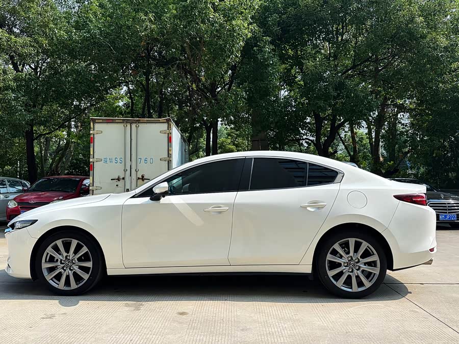 Mazda3 Axela 2025 2.0L Auto Premium - zdjęcie 9