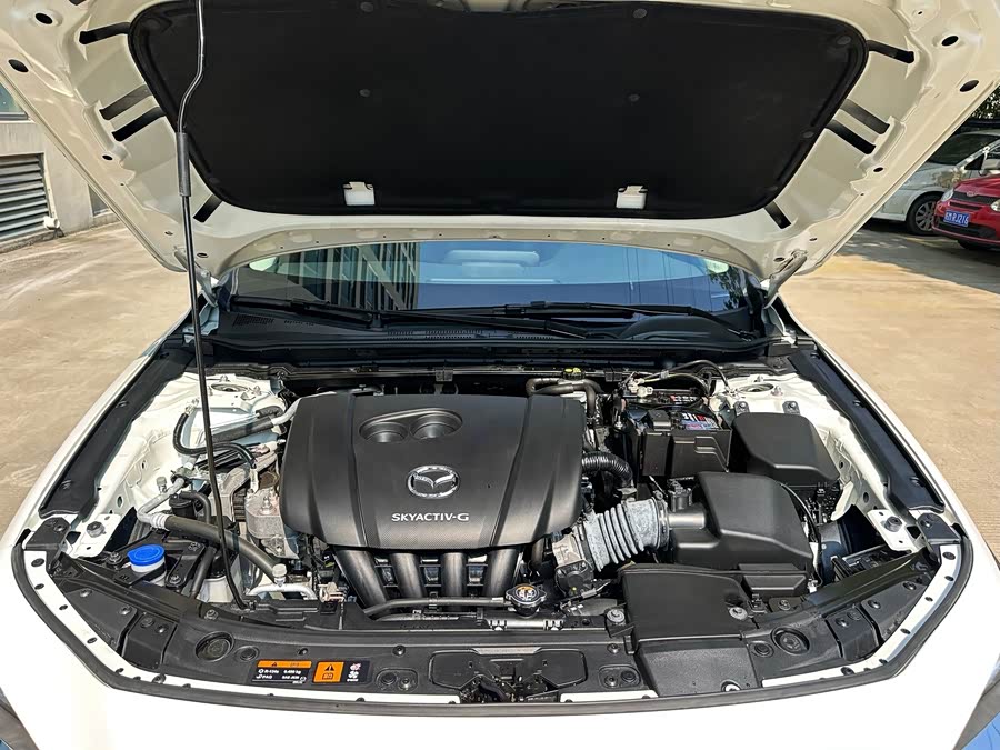 Mazda3 Axela 2025 2.0L Auto Premium - zdjęcie 10