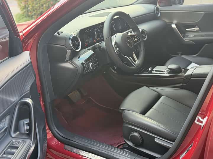 Mercedes-Benz A-Class 2022 A 180 L - zdjęcie 14